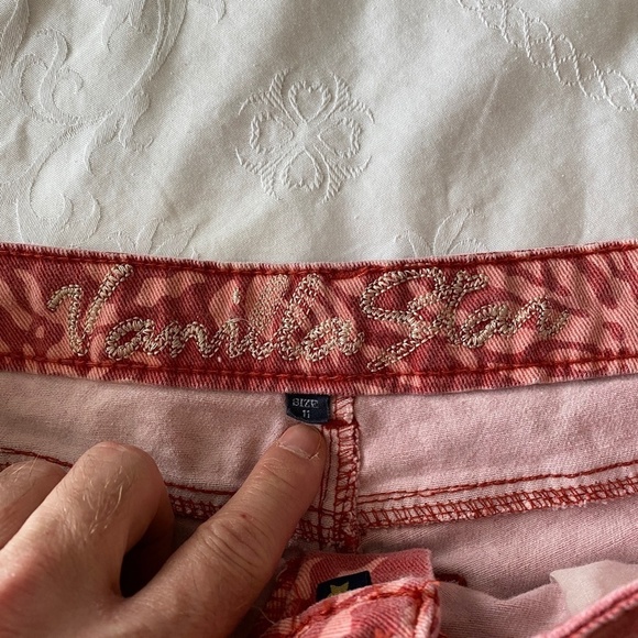 Vanilla Star‎ Women's Denim Pink Print Cut-off Shorts Size 11 - Picture 6 of 12